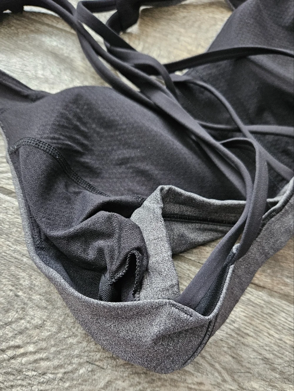 Lululemon Feel To Be Free Serene Bra Gray And Black Size 10 - Picture 6 of 9